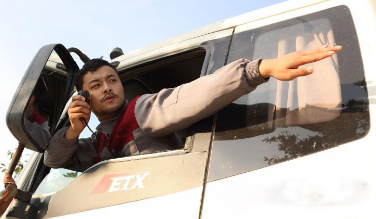車載對(duì)講機(jī)使用地網(wǎng)天線可以降低駐波嗎？